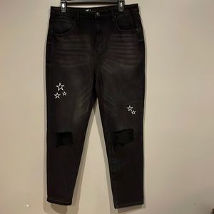 No Boundaries black jeans